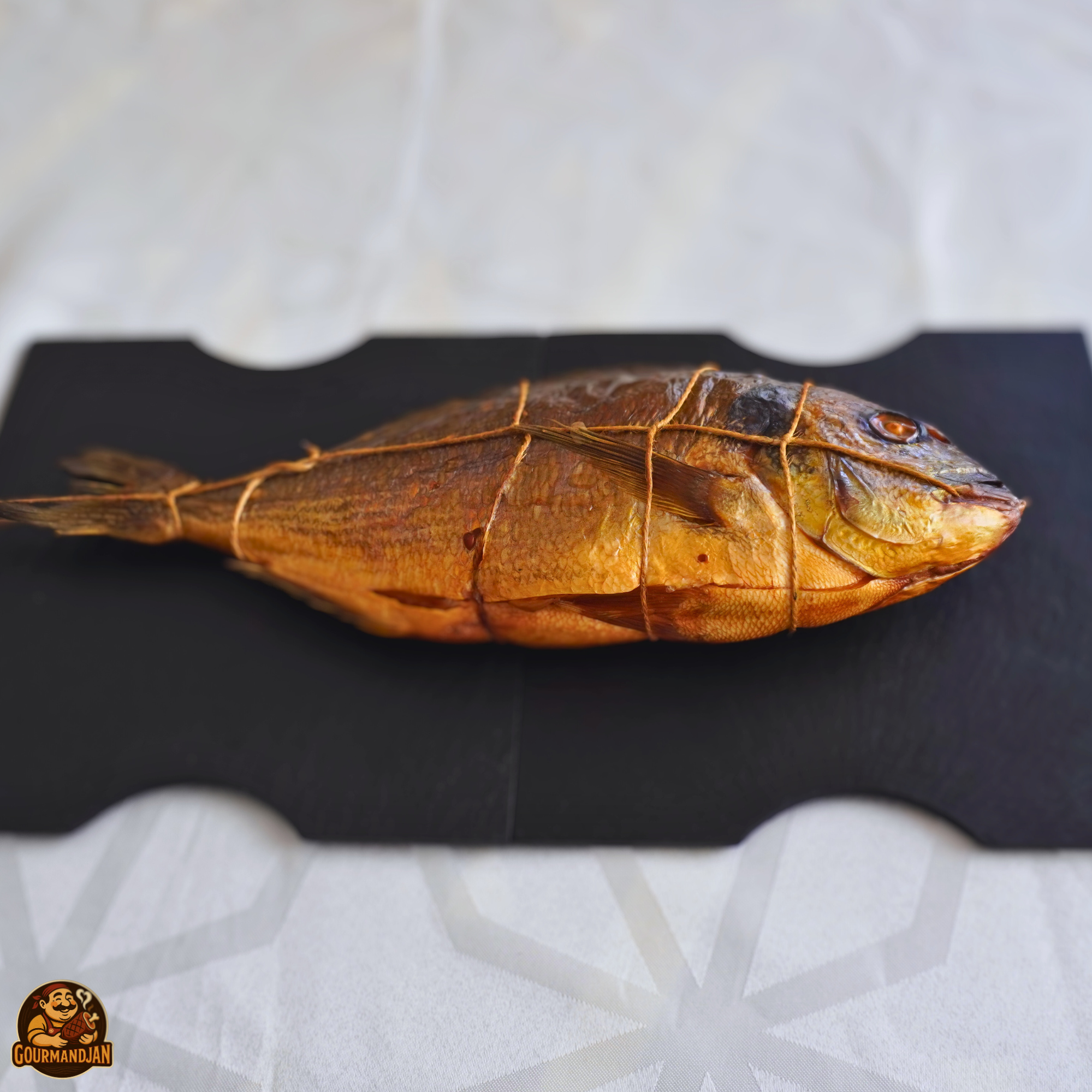 Дорада горячего копчения (1 шт. ~450–600 г)