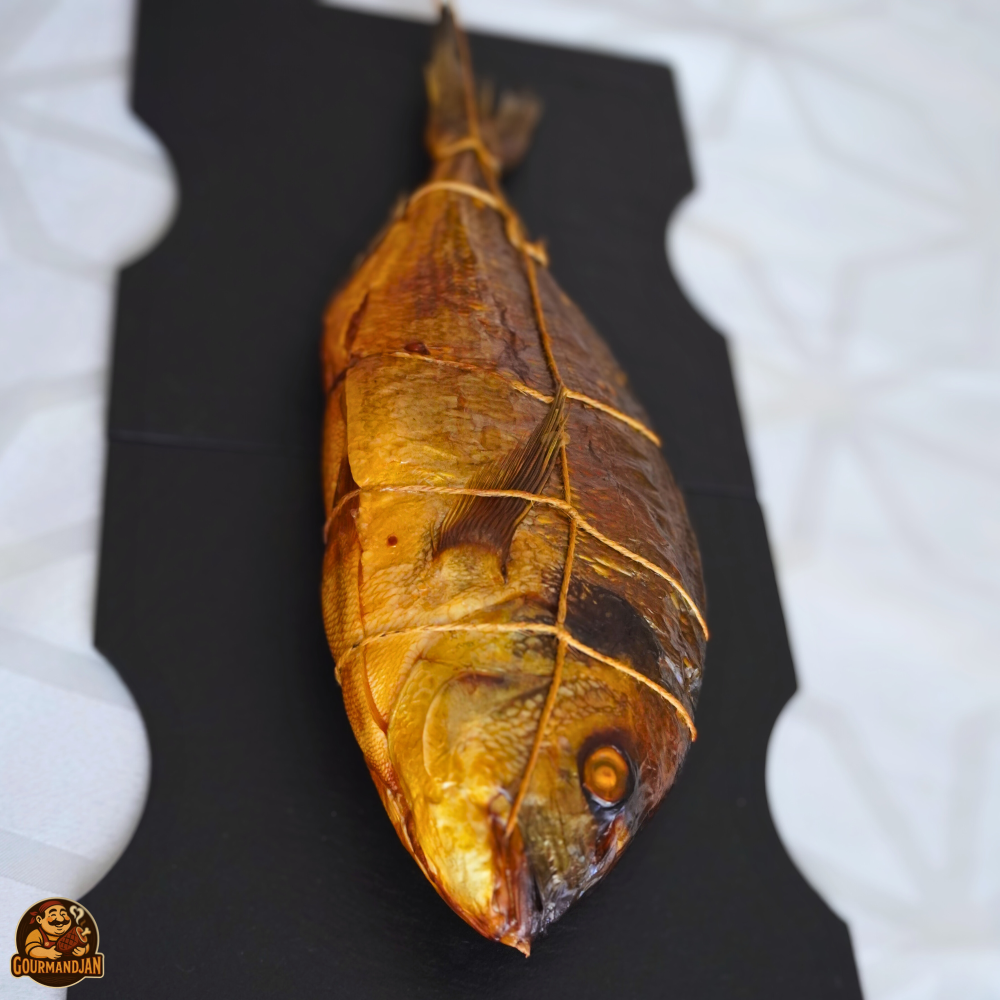 Дорада горячего копчения (1 шт. ~450–600 г)